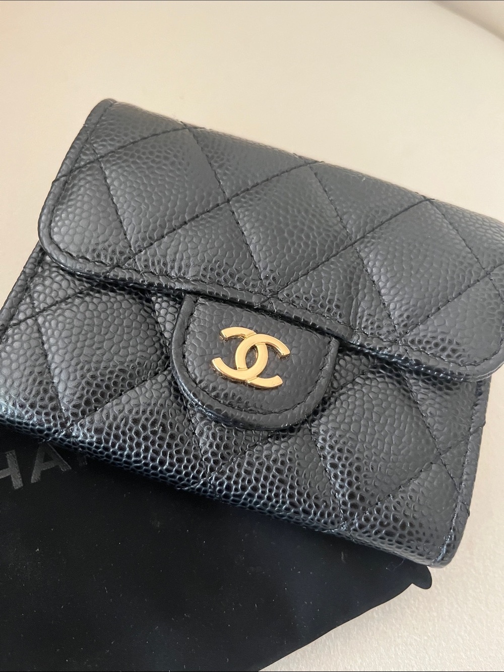 Chanel Compact Card Case / Black Caviar CC - Picture 12 of 12